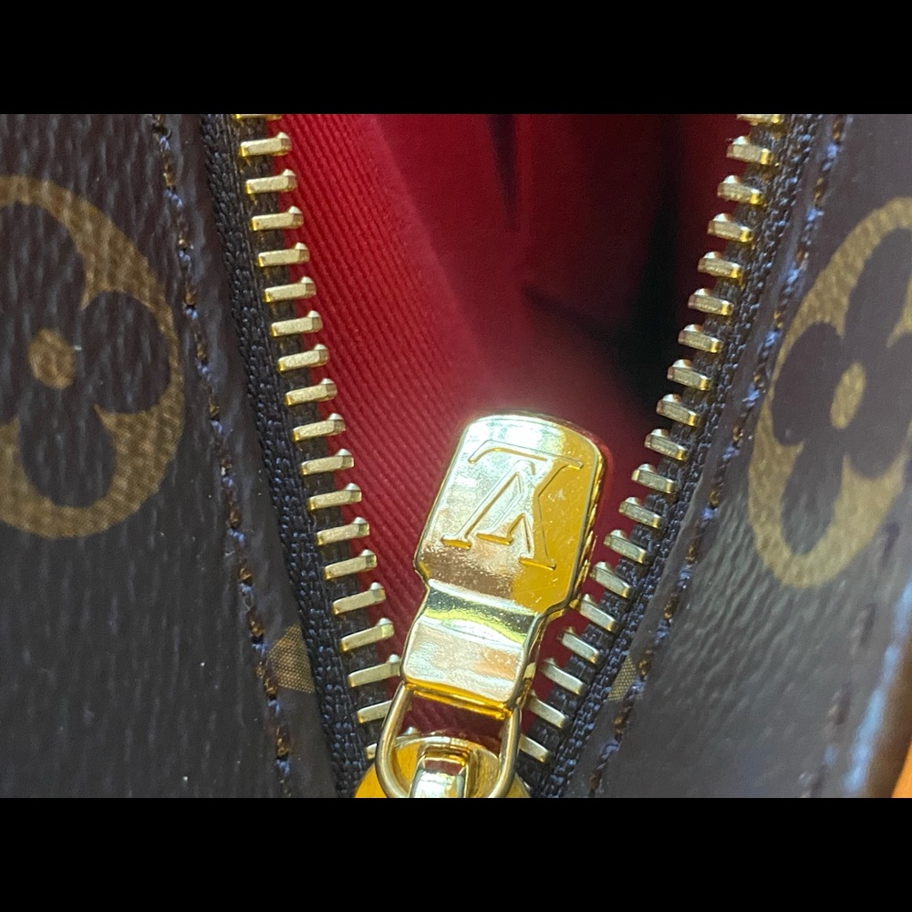 Louis Vuitton Monogram Carry It - Picture 7 of 11